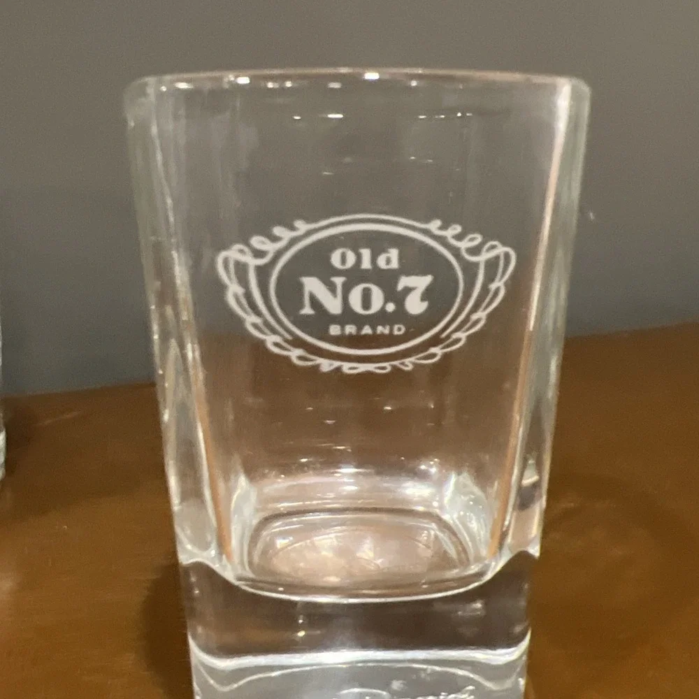 Jack Daniel's Old No. 7 whiskey glasses & Shot Glass‎ 